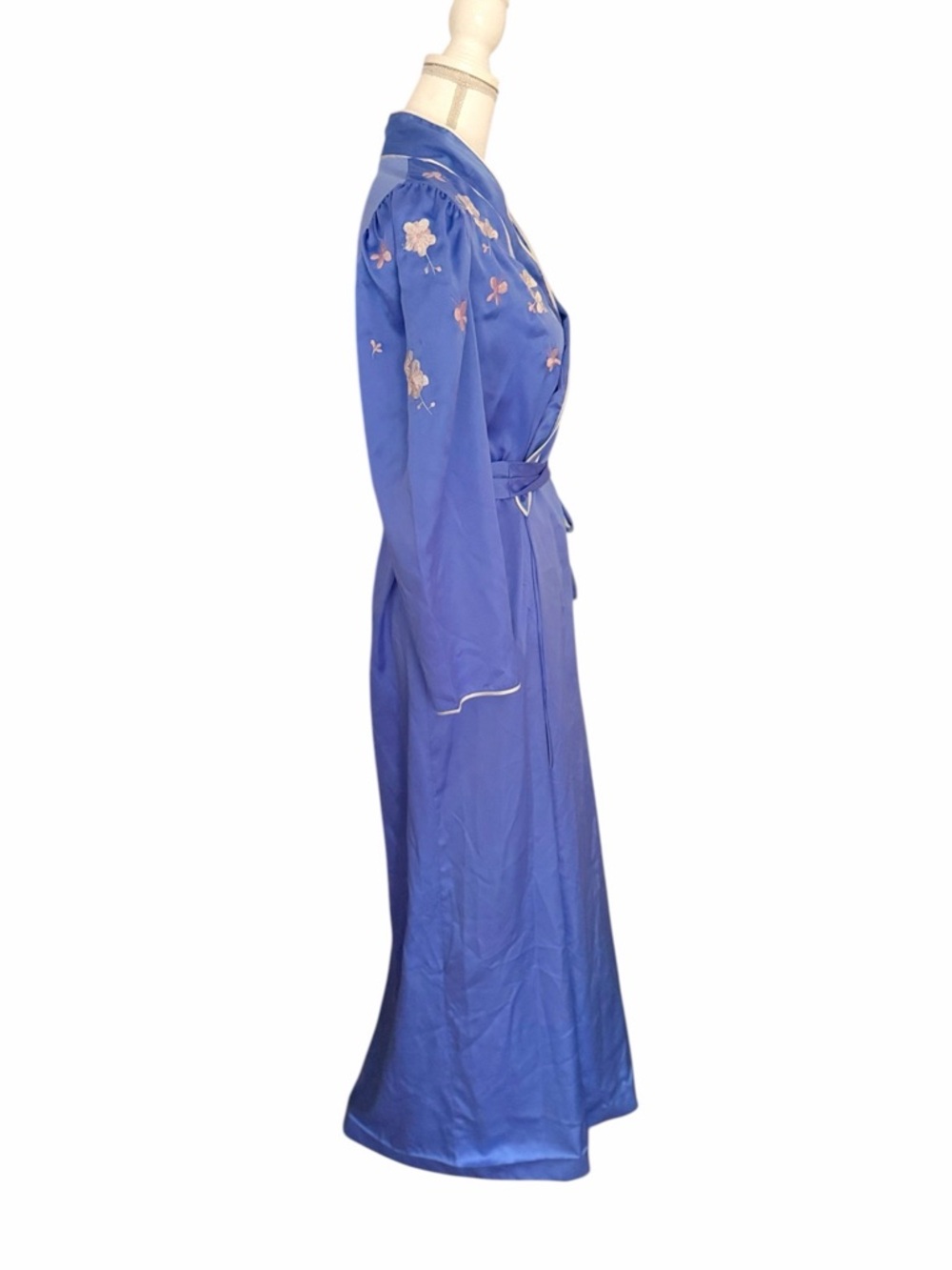 Vintage Saks Fifth Avenue Blue Pink Lavender Satin Embroidered Wrap Robe - Picture 2 of 8